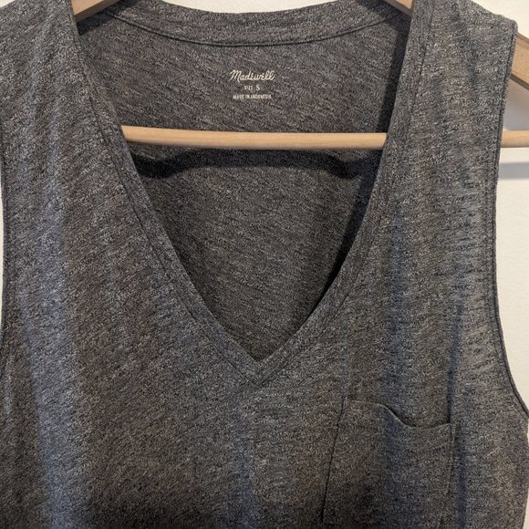 Madewell Grey Whisper Cotton V-Neck Pocket Tank - Picture 4 of 10